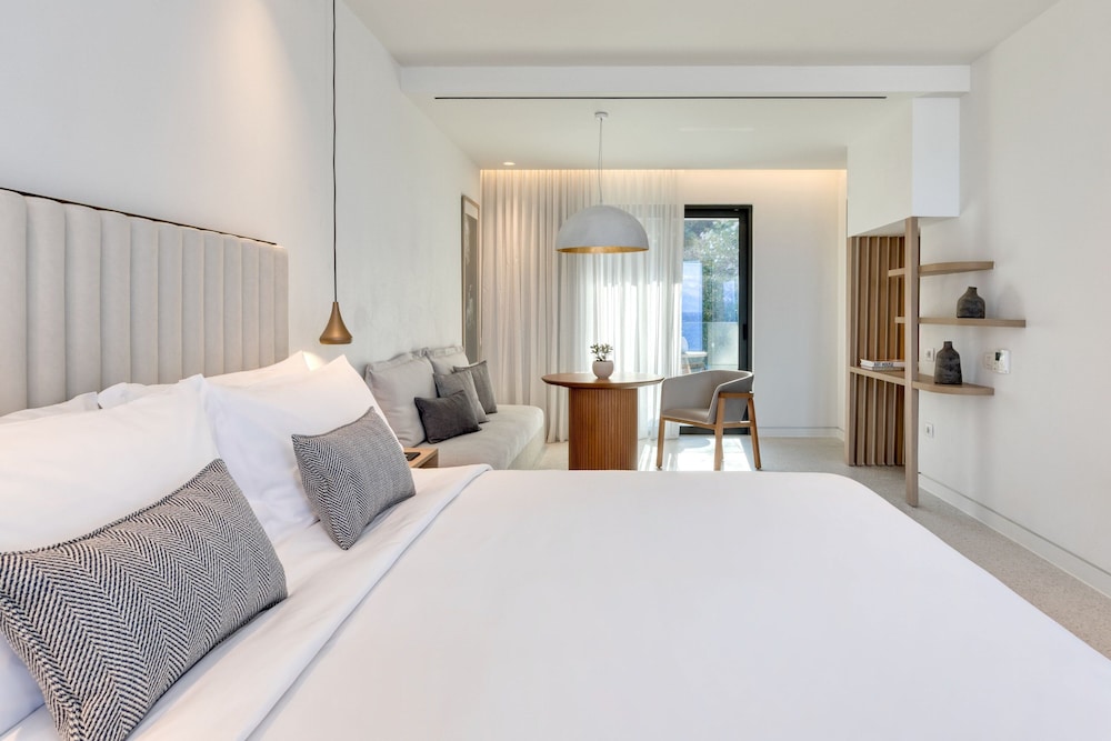 Grand, Opal, Suite, King Bed