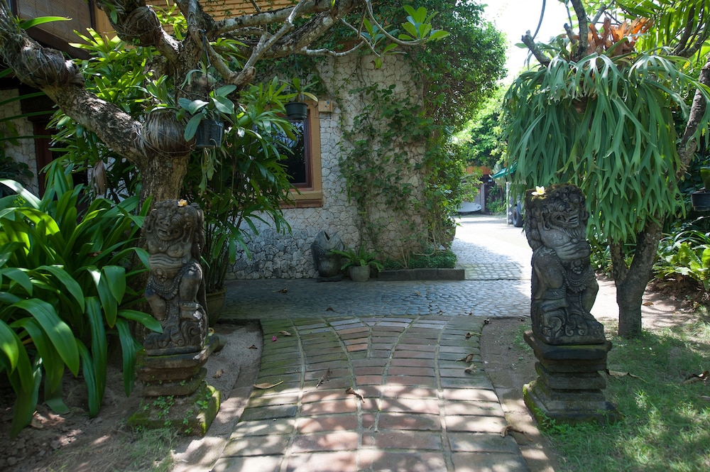 Pondok Agung Bed & Breakfast 60/71