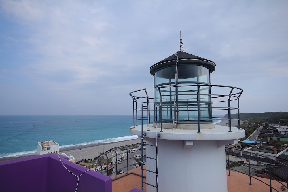 Lighthouse B&B 65/71