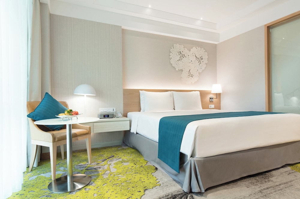 Standard, King Bed