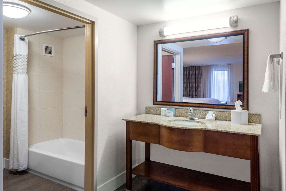 Hampton Inn Roanoke/Hollins - I-81 8/37