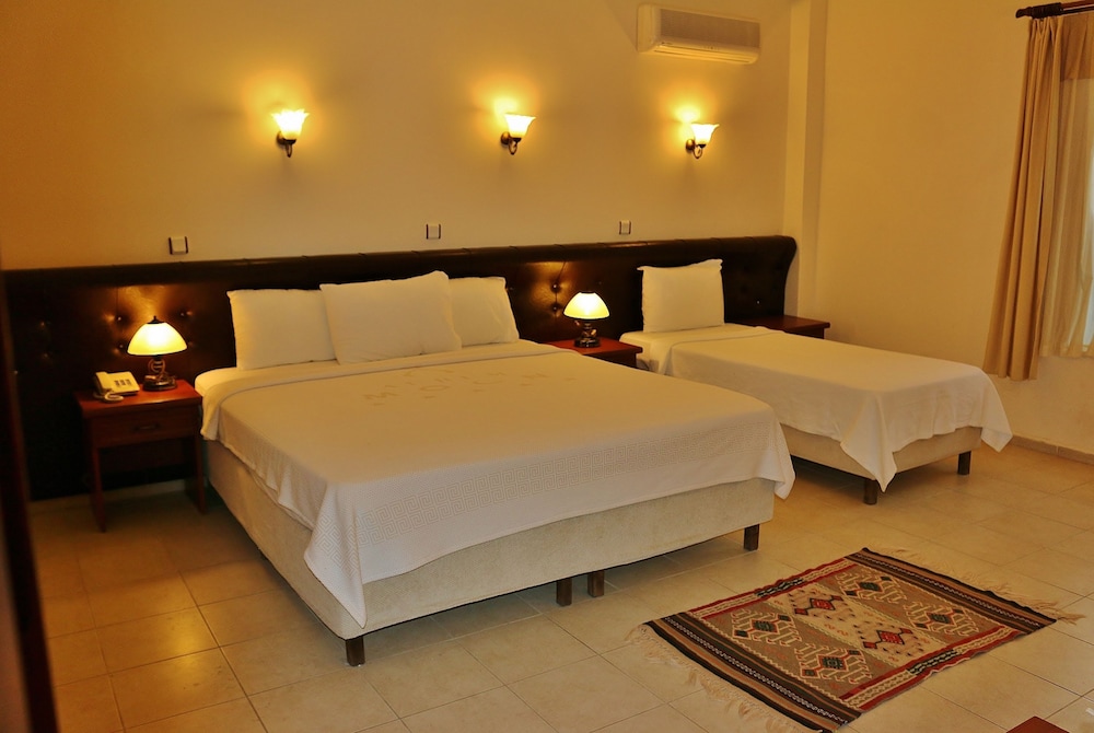 Bacahan Hotel 16/47