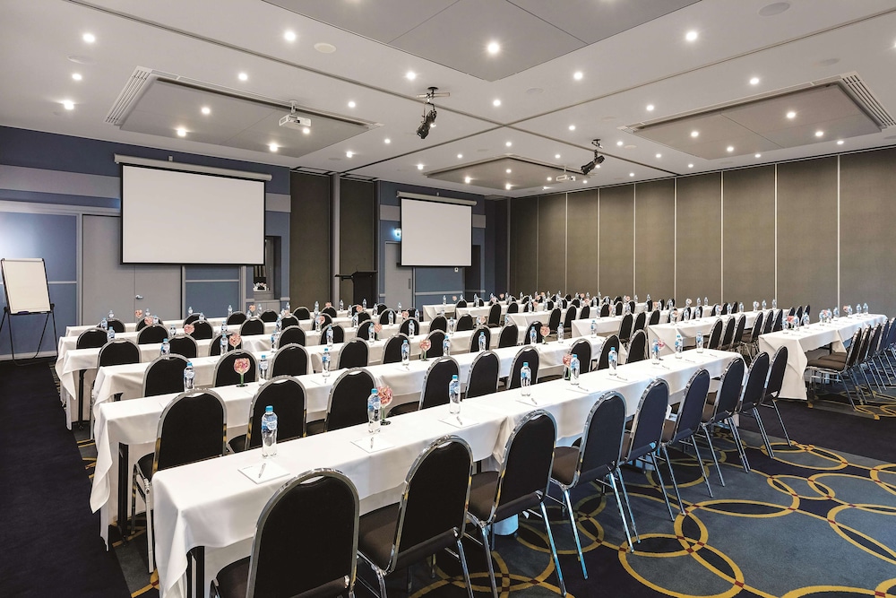 Avani Cypress Lakes Resort 37/50