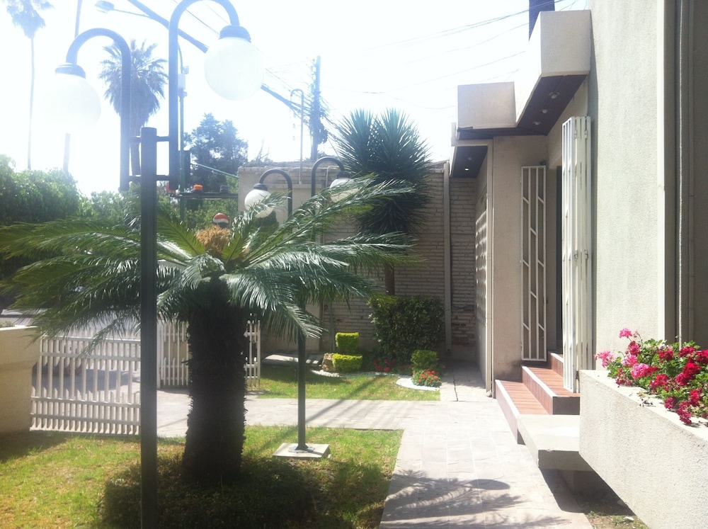El Prado Hotel 1/36