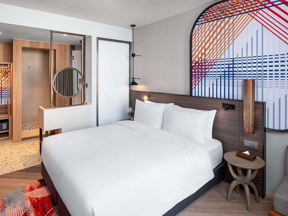 غرفة ديلوكس بسريرين منفصلين، Mercure Bangkok Surawong 2/6