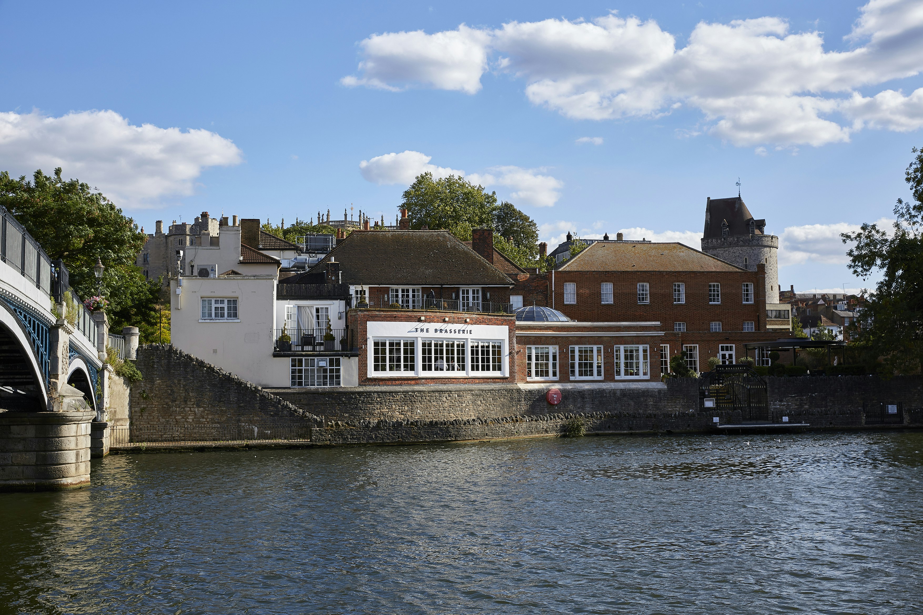 SIR CHRISTOPHER WREN HOTEL AND SPA 75/84