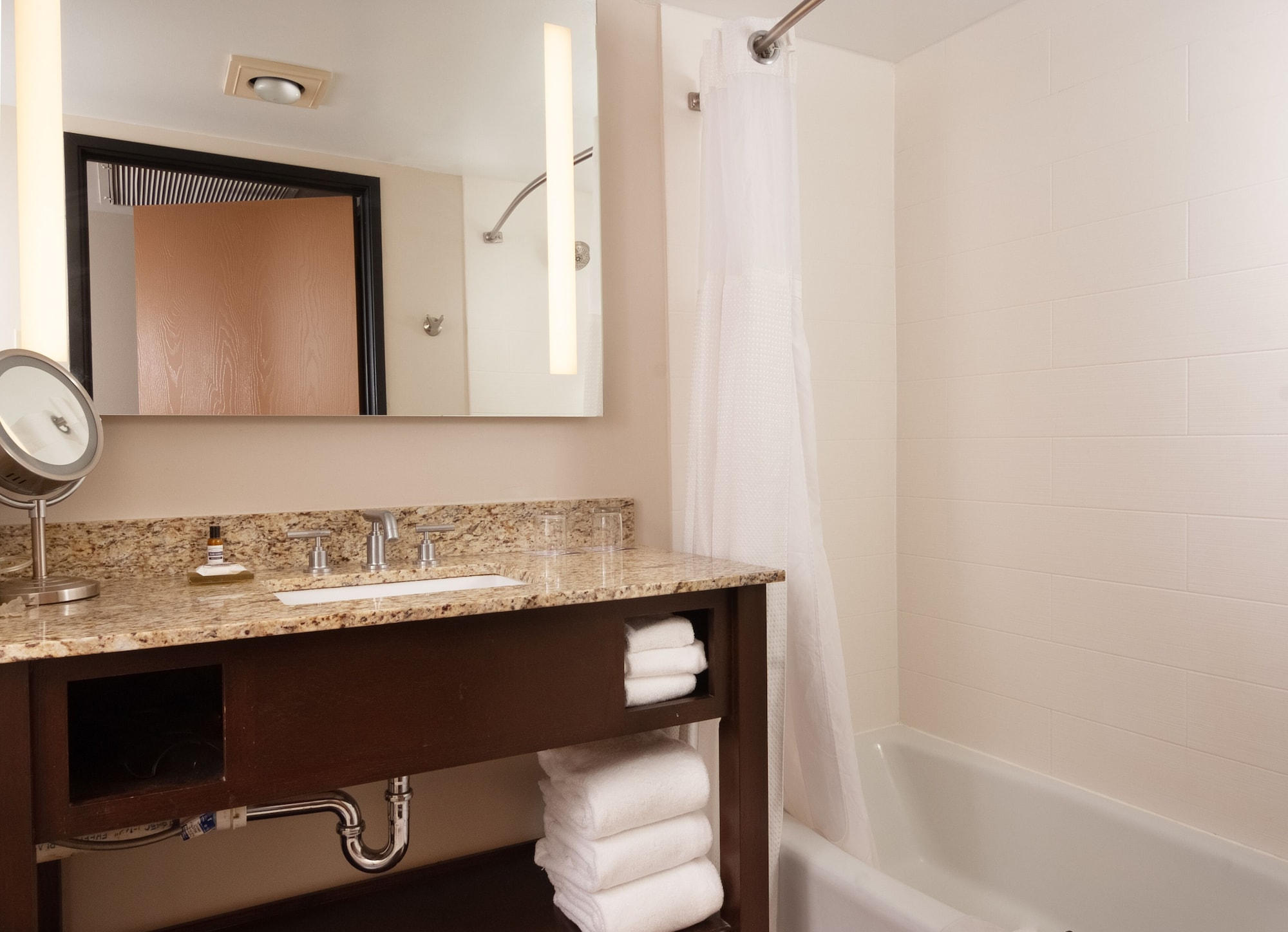 1 BEDROOM, EXECUTIVE, 2 QUEEN BEDS