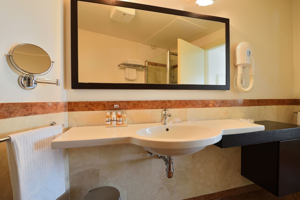 Eden Rock Resort 58/63