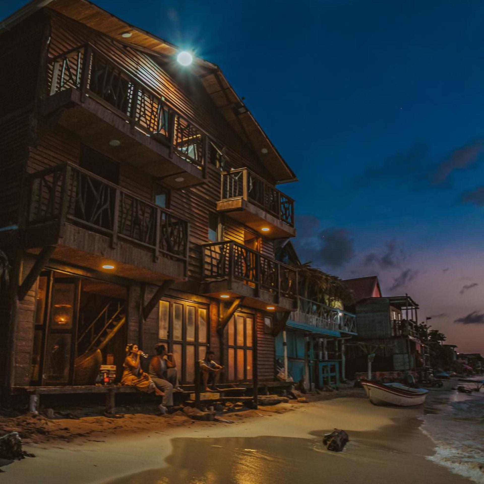 Prana Beach 4/50