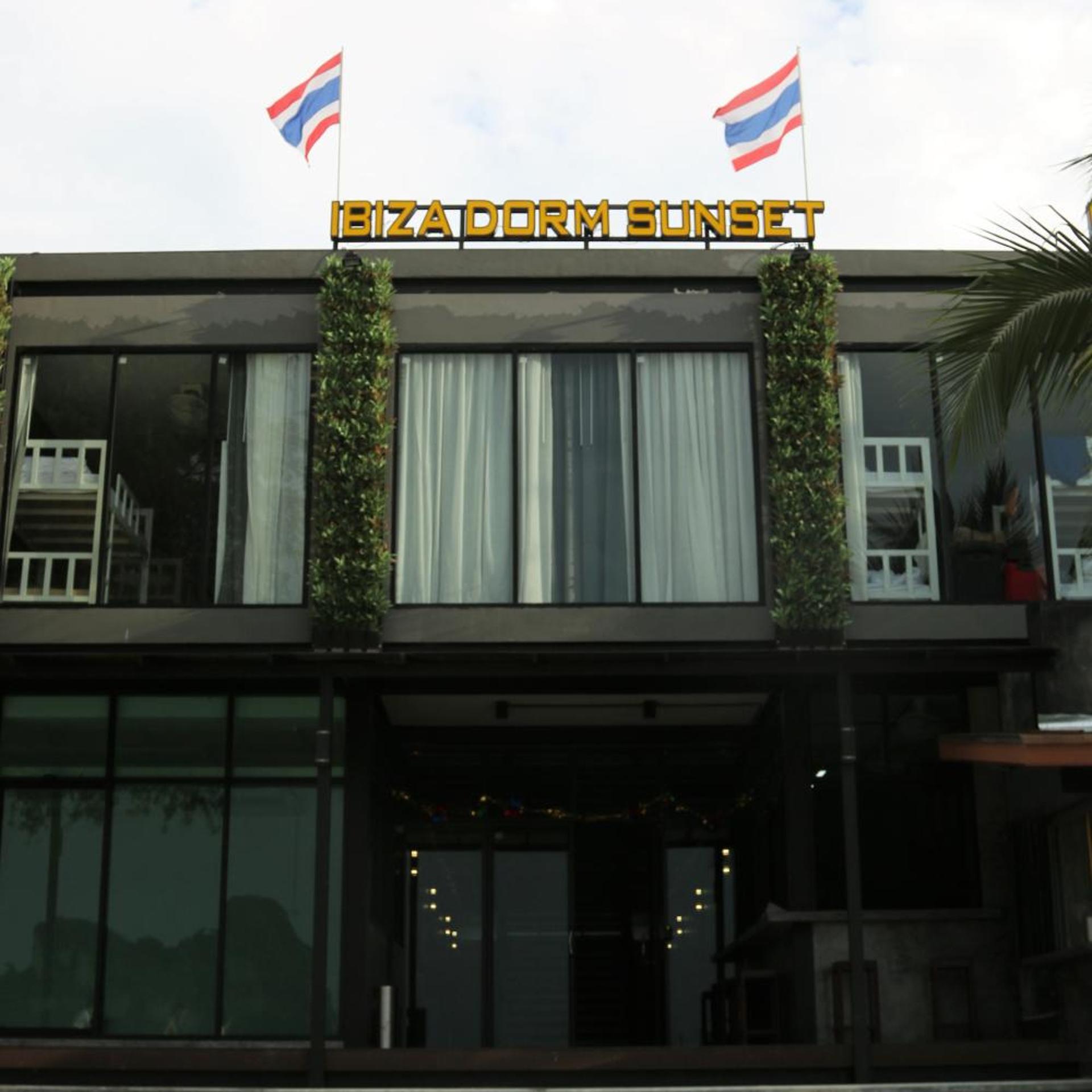 Ibiza House Phi Phi 2/50
