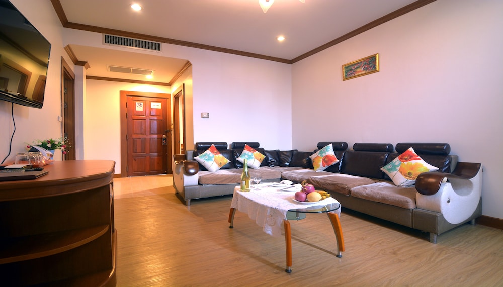 Chumphon Gardens Hotel 44/64