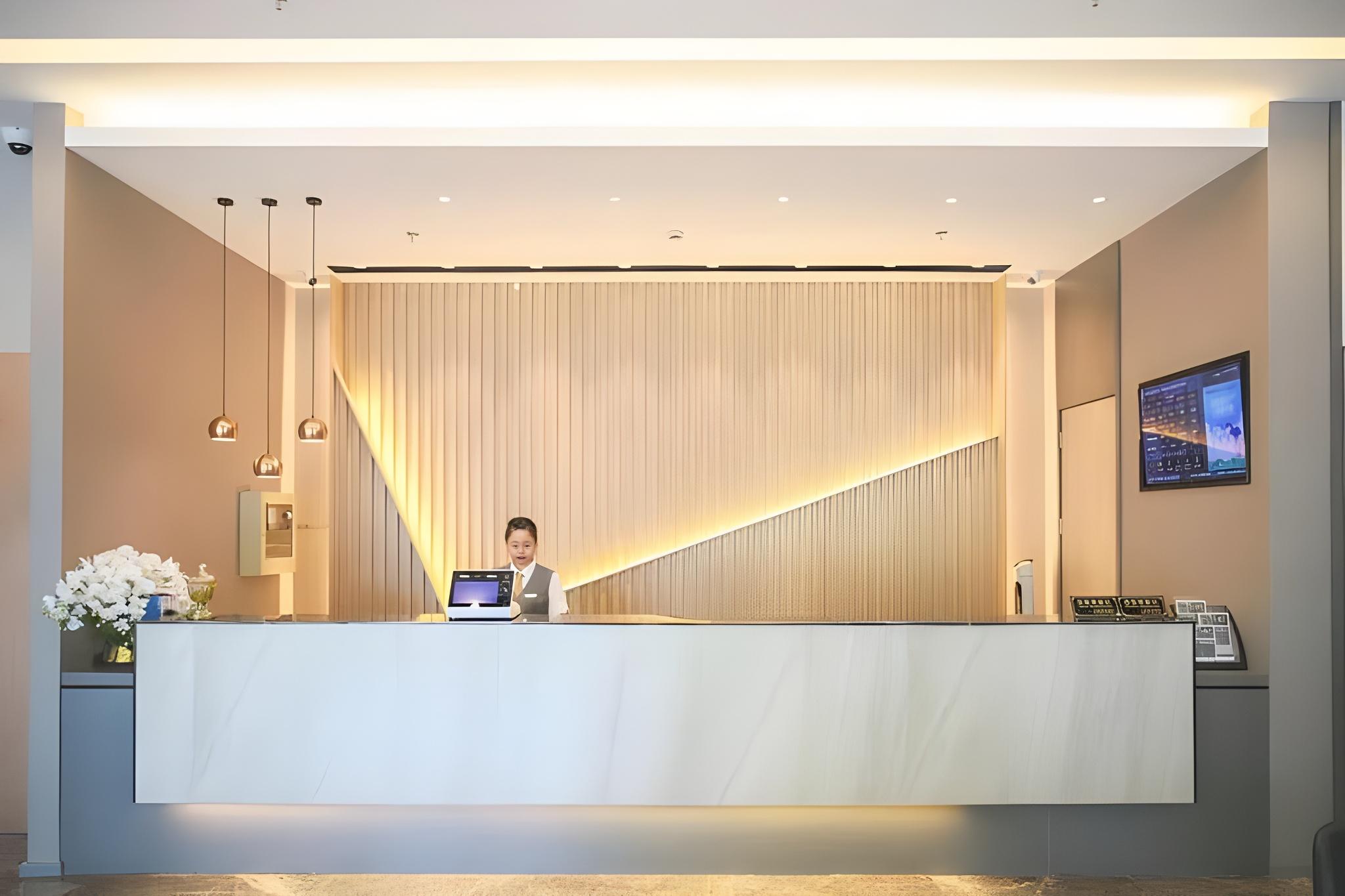 Home Inn Selected Hotel (Shanghai Pudong Lujiazui Oriental Pearl Store) 9/38
