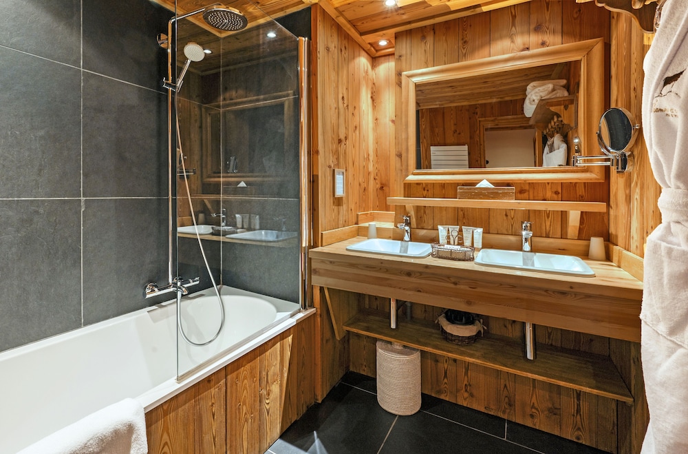 Hotel & Spa Chamois d'Or 76/77