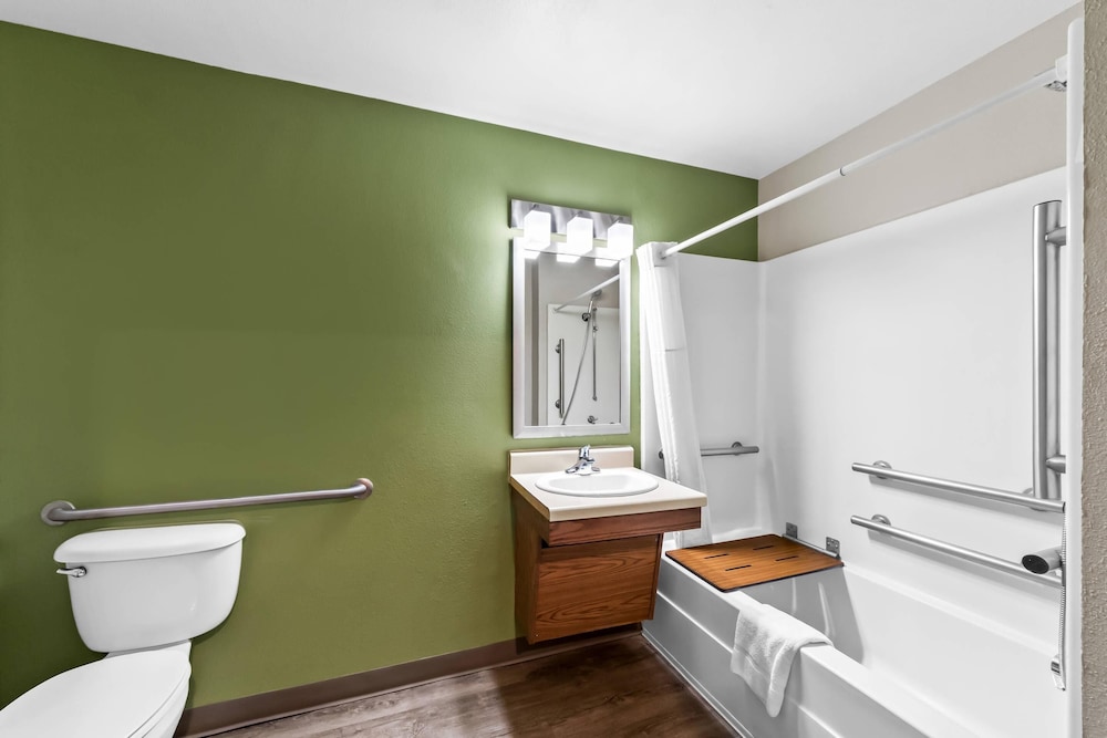 WoodSpring Suites San Antonio South 33/33