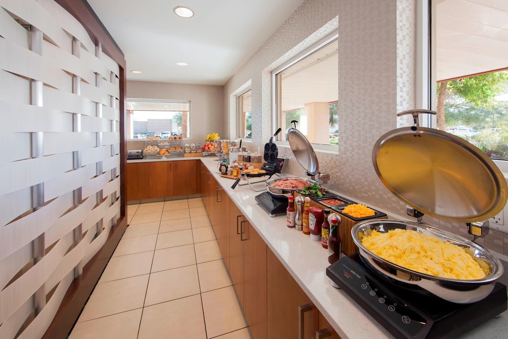 Springhill Suites Phoenix Glendale Peoria 24/49