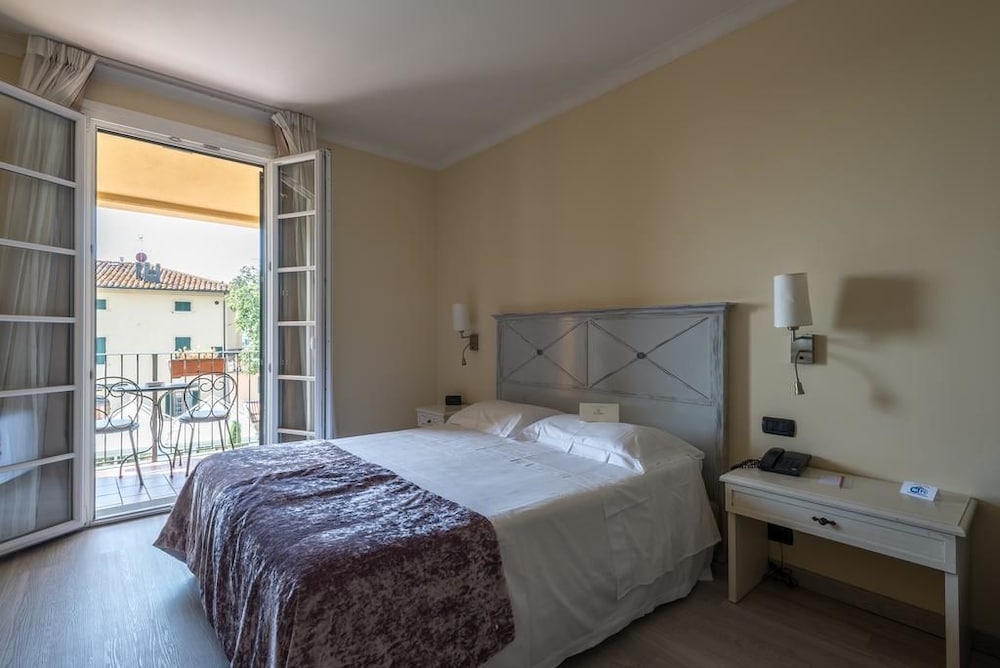 غرفة ديلوكس ثلاثية بثلاثة أسرّة، Villa Cappugi 2/8