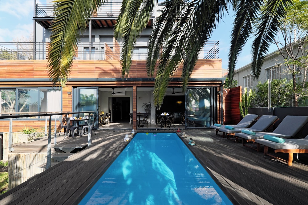 The Tree House Boutique Hotel 45/50