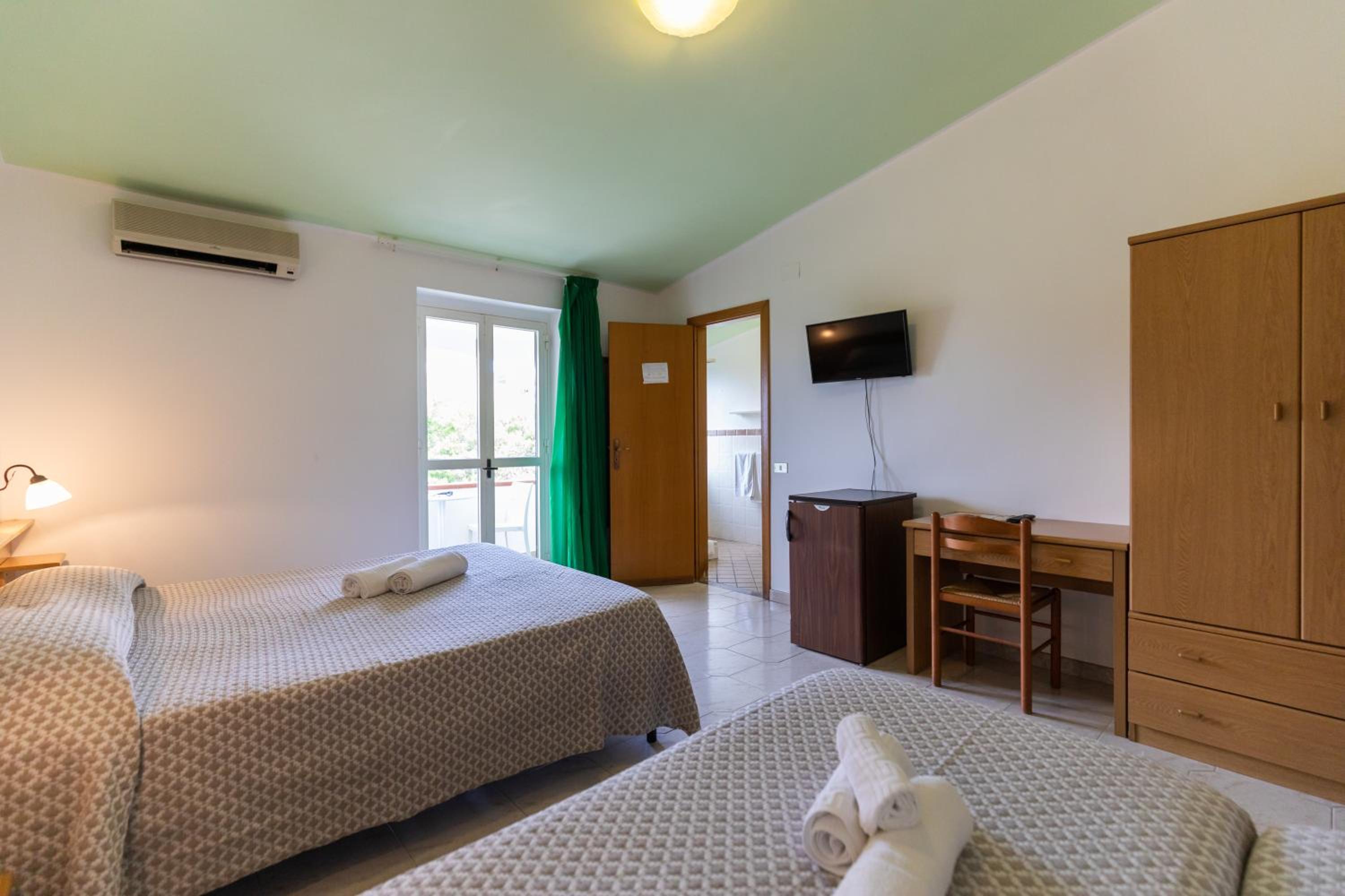 Quadruple Room (2+2)