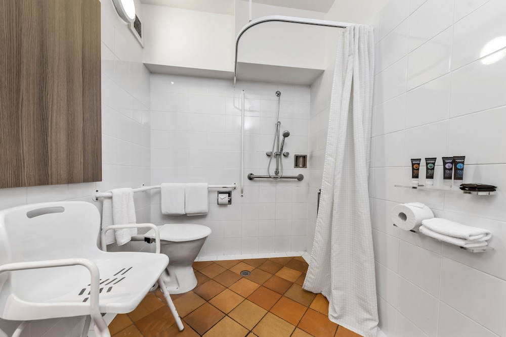 Novotel Darwin CBD 22/64