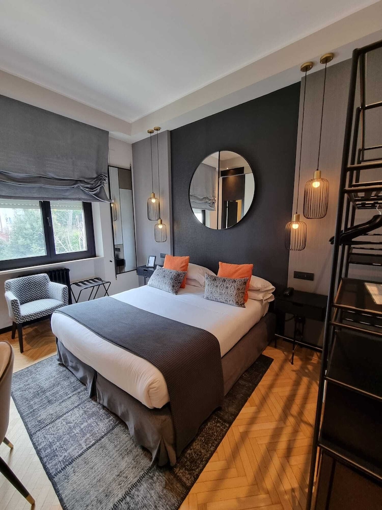 GRAND HOTEL PASSETTO 36/70