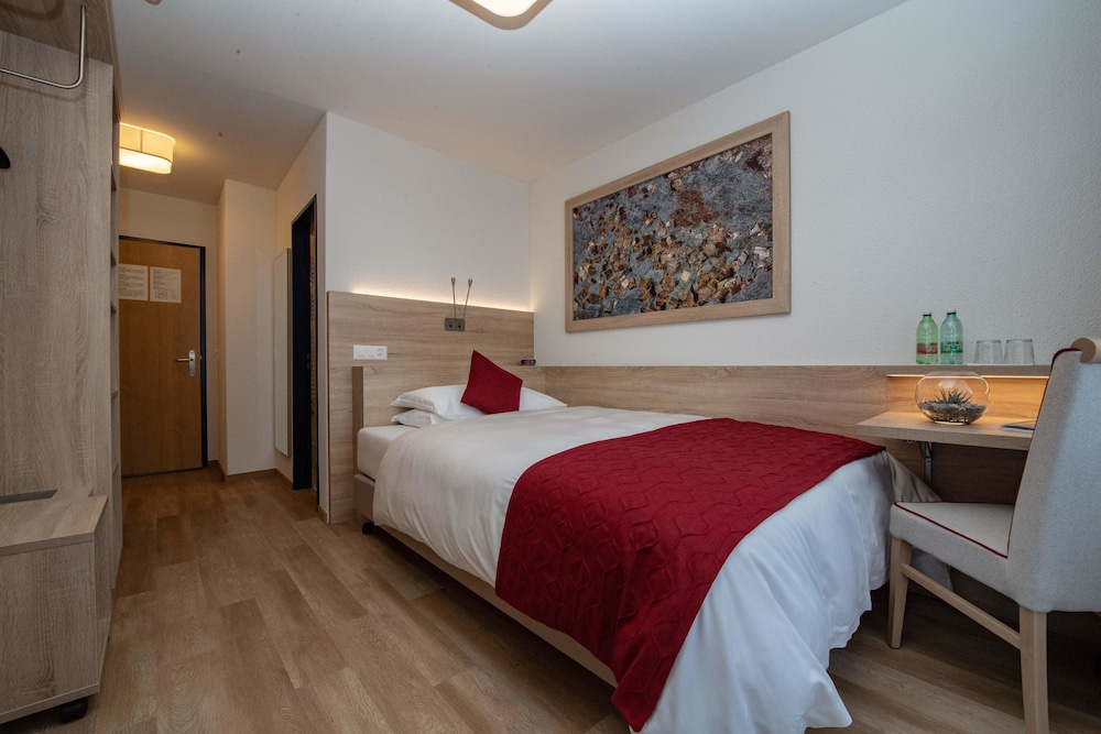 HOTEL SONNE 12/32