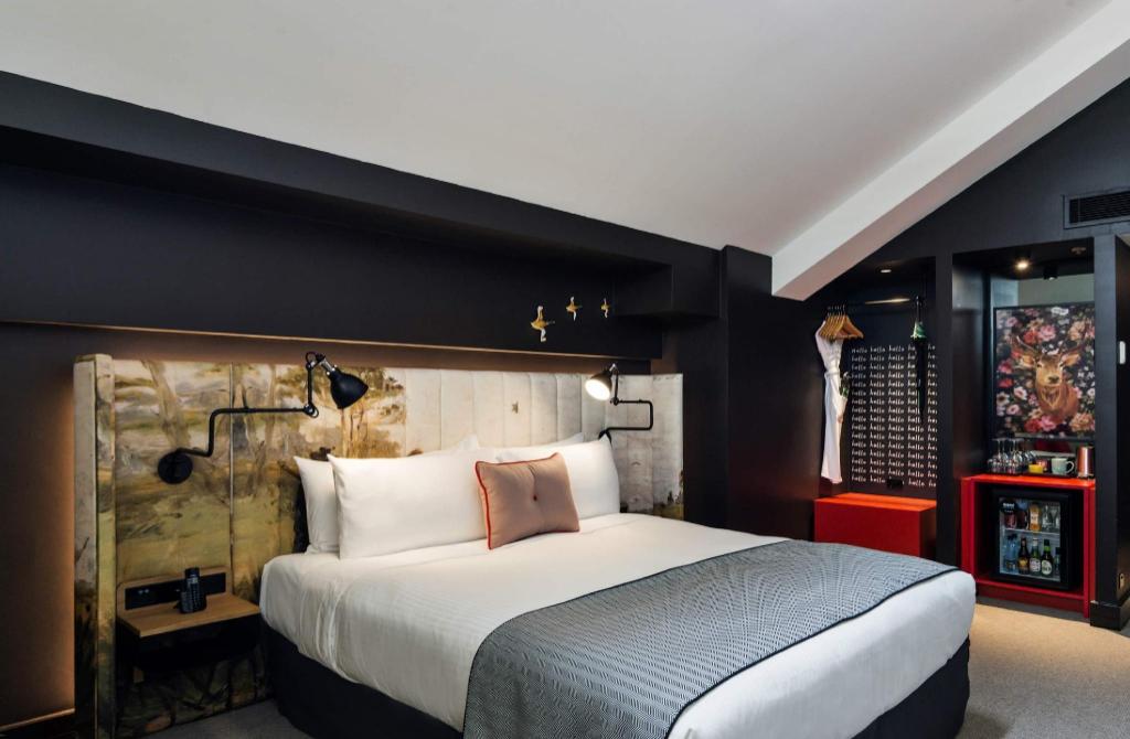 HORIZON, KING BED