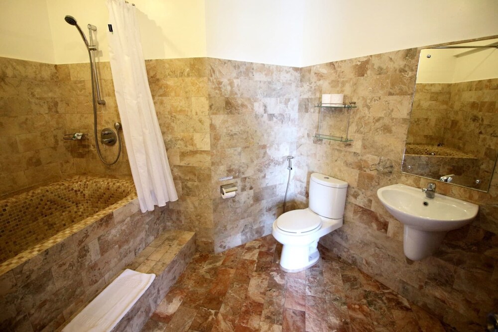 Mermaid Resort 35/70