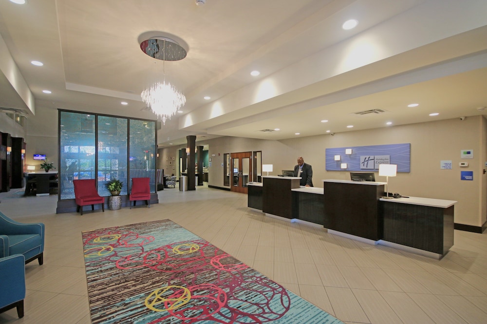 Holiday Inn Express And Suites Charlotte North 7/49