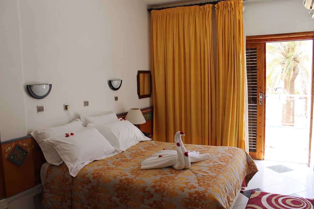 SUPERIOR, DOUBLE BED