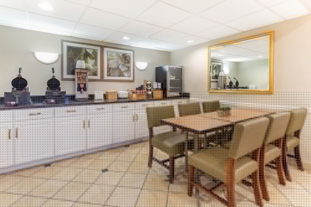 La Quinta Inn & Suites By Wyndham Chicago Gurnee 38/51