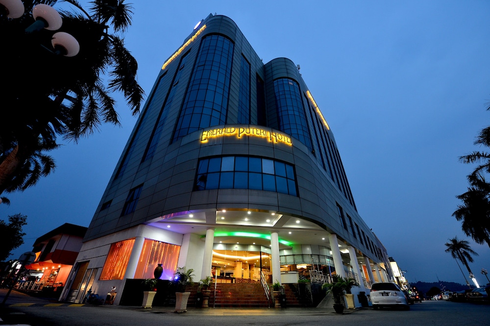 Emerald Puteri Hotel 1/37