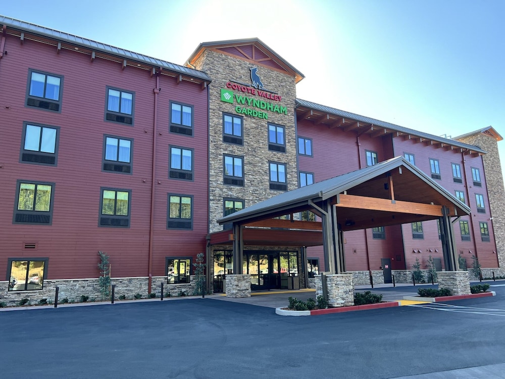 Wyndham Garden Redwood Valley/Ukiah 39/50