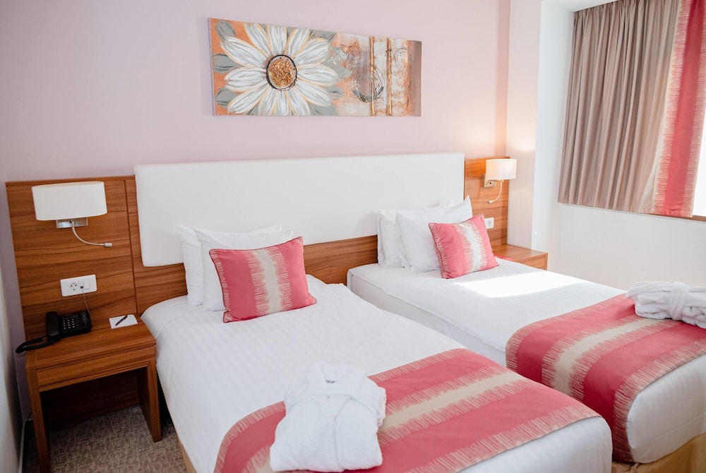 Superior, Twin Beds