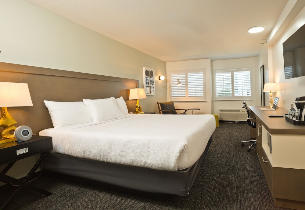 Crestview Hotel 8/47