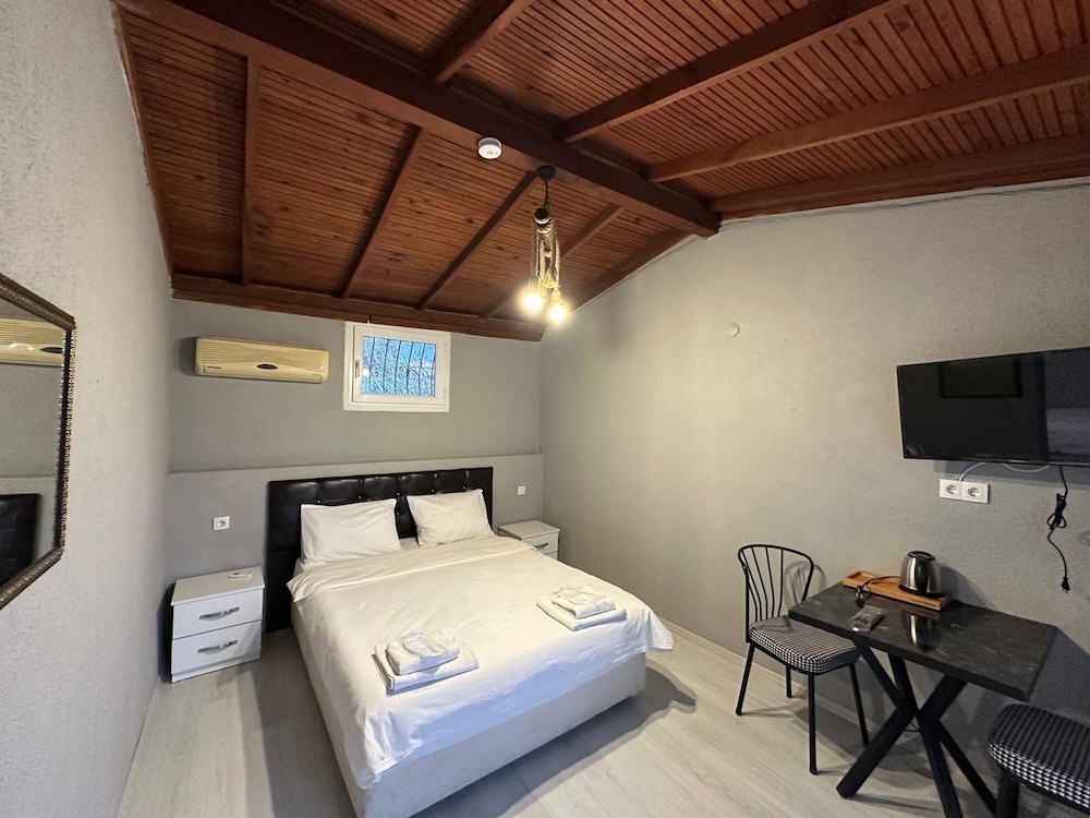 2 BEDROOMS, FAMILY, STUDIO, PRIVATE BATHROOM