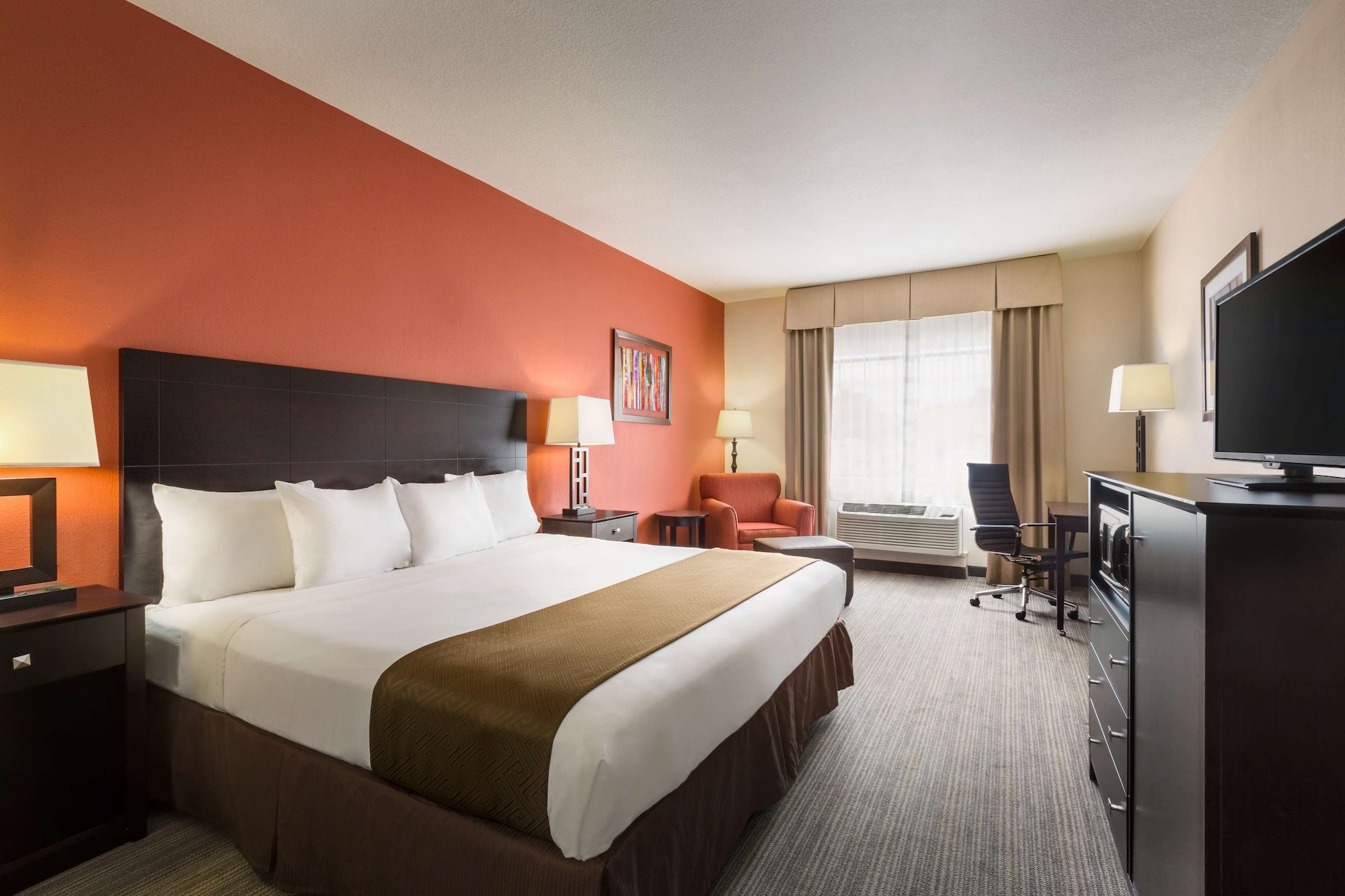 ROOM, KING BED