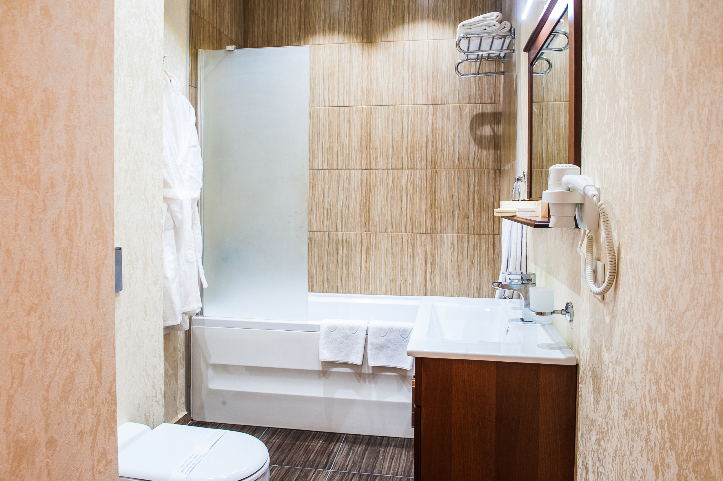 غرفة قياسية مزدوجة، Ramada by Wyndham Astana 4/4
