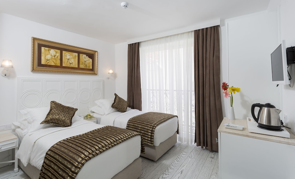 STANDARD, DOUBLE OR TWIN BED