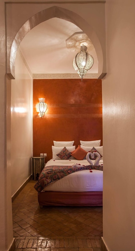 Riad Alaka 28/50