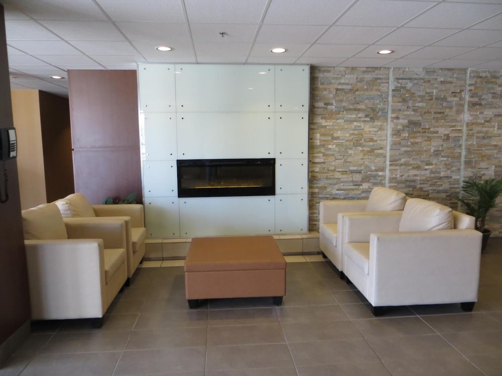 Econo Lodge Winnipeg 30/40