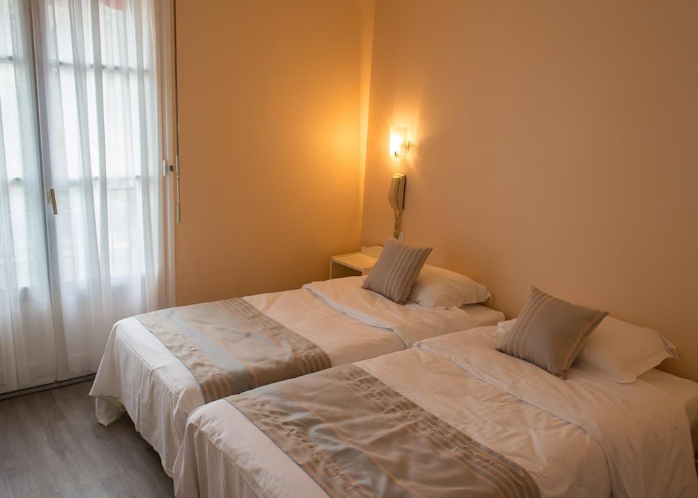 Hotel Val De Loire 10/41