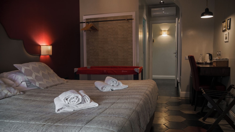 CASITA, DELUXE, DOUBLE OR TWIN BED