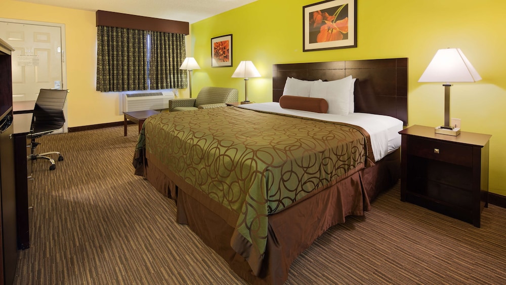 Days Inn by Wyndham Round Rock 24/43
