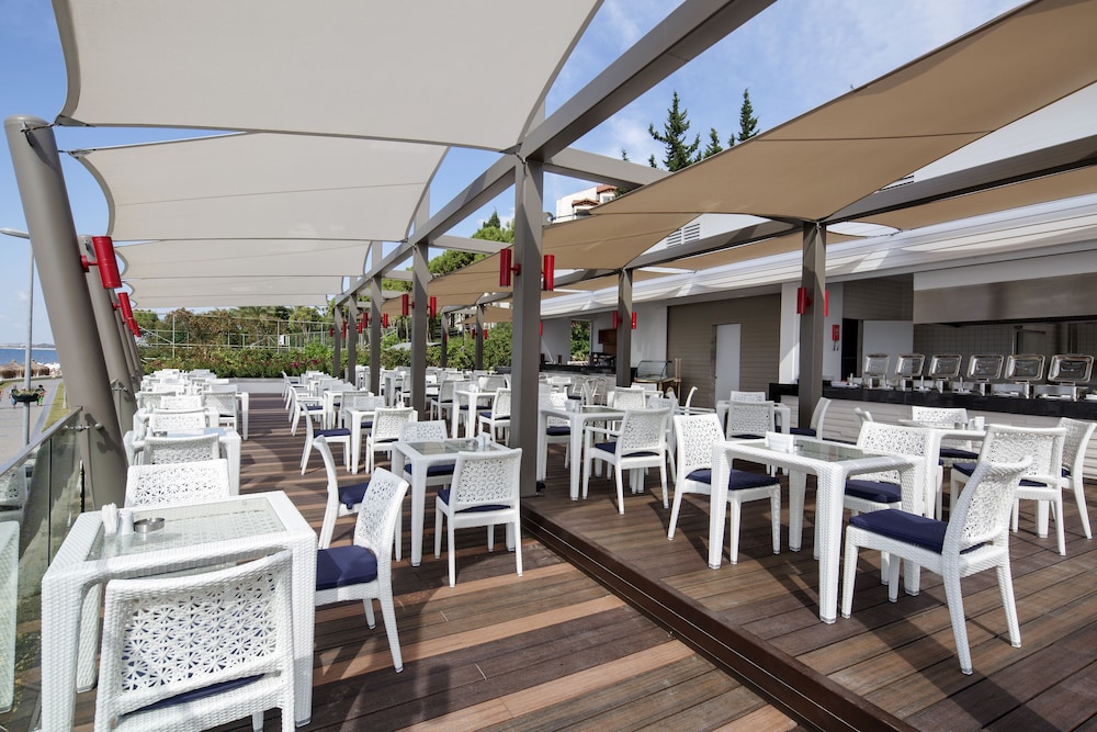The Sense De Luxe Hotel 36/50
