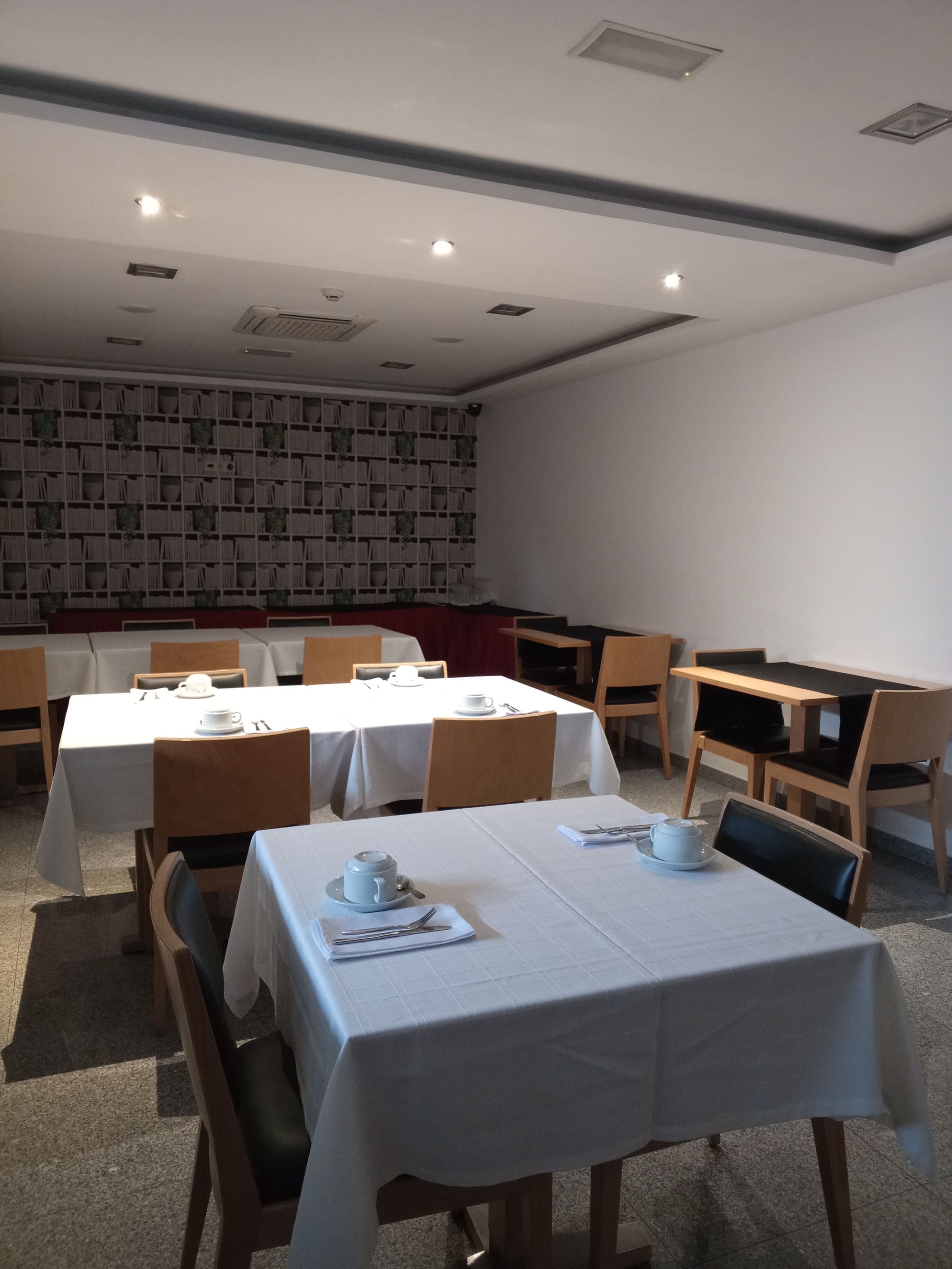 restaurant cafeteria