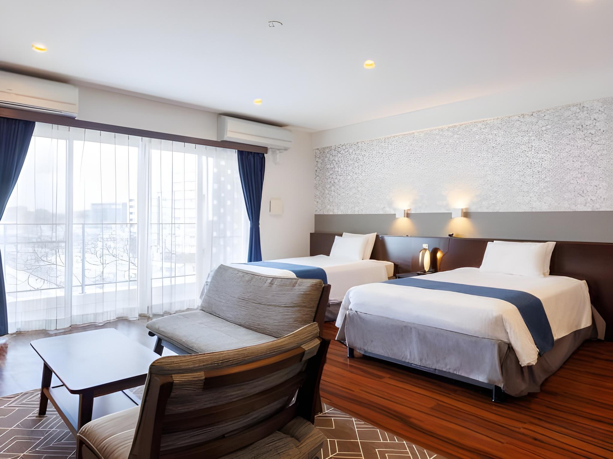 Deluxe, Twin Beds, Night View, Kitchen