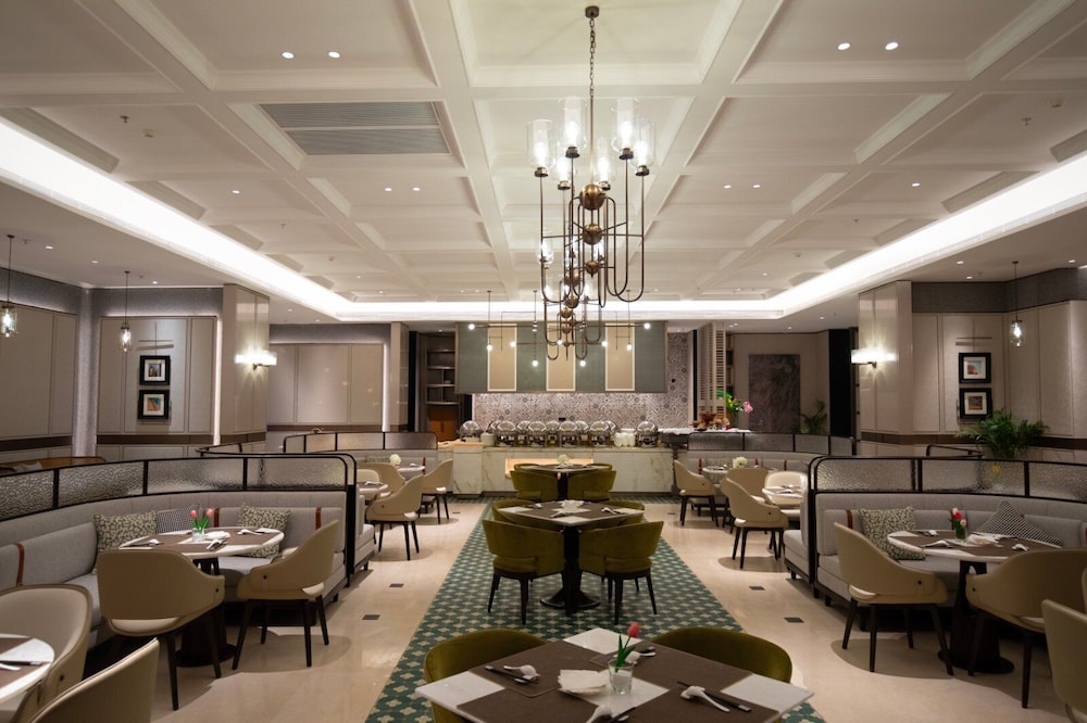 Beijing Palace Soluxe Hotel Astana 40/50