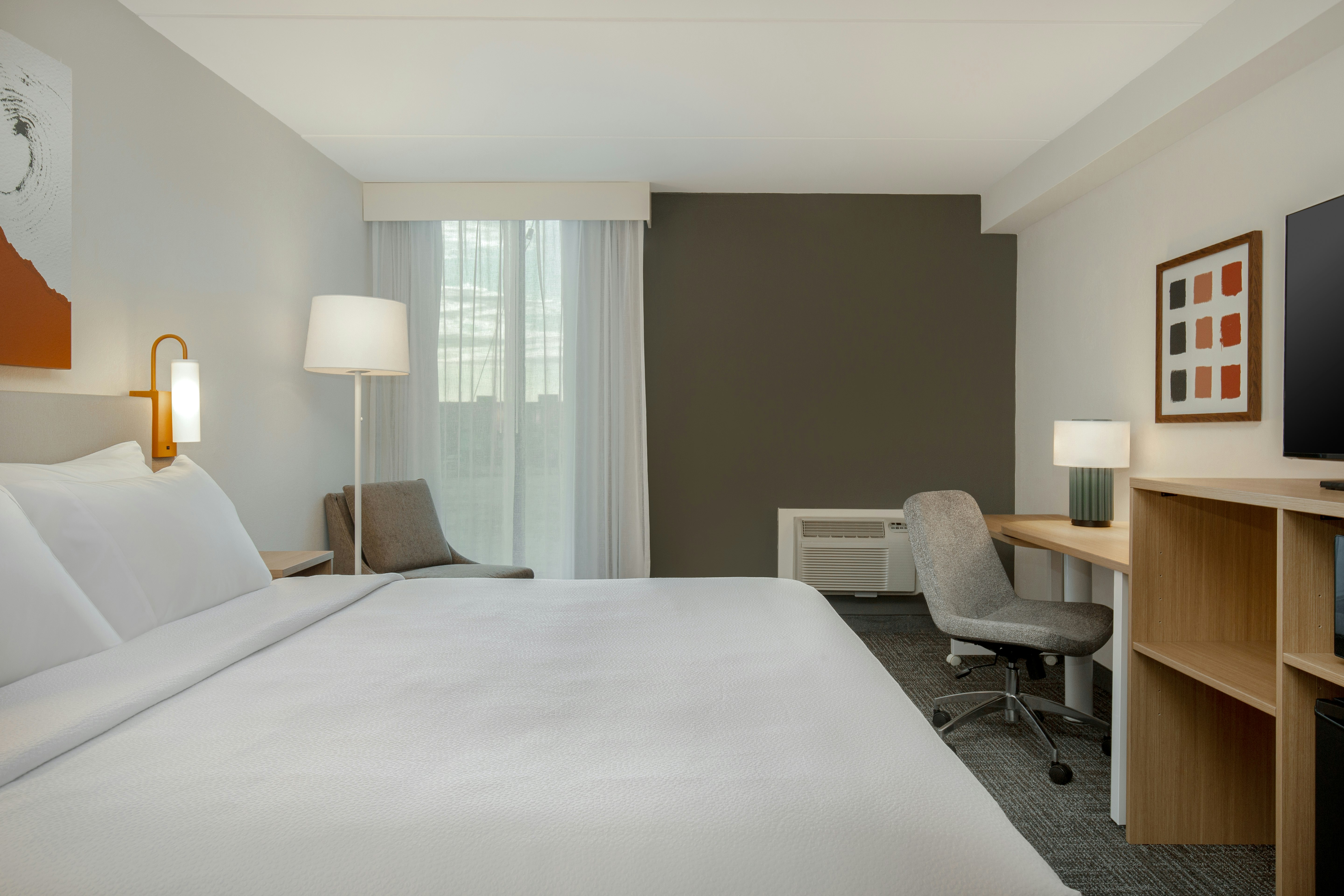 ROOM, KING BED