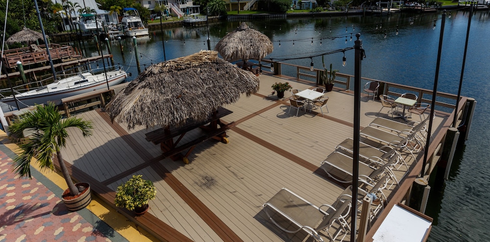 Bay Palms Waterfront Resort - Hotel and Marina 5/70