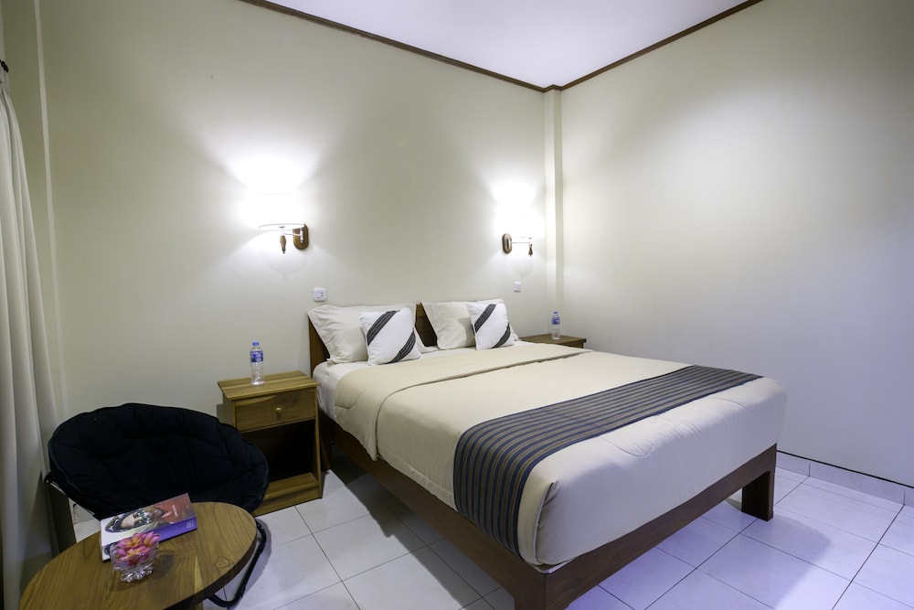 Komodo Lodge 24/47